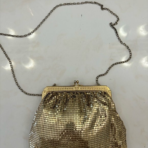 1970’s vintage Whiting & Davis gold mesh handbag - Picture 1 of 3